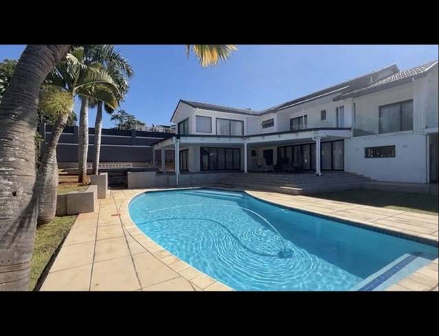 5 BEDROOM HOUSE FOR SALE IN LA LUCIA